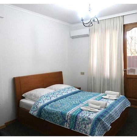 Guesthouse Ellie- Elisabeth Adishi Екстериор снимка