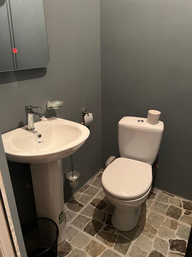 Guesthouse Ellie- Elisabeth Adishi Екстериор снимка
